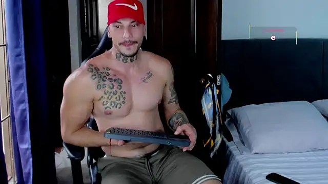 Snapshot of RickG_Oficial chatting on 05-20-26, 08:50 RickG Oficial online show from 05-20-26, 08:50