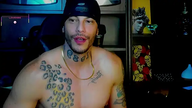 Snapshot of RickG_Oficial chatting on 10-01-25, 11:08 RickG Oficial online show from 10-01-25, 11:08