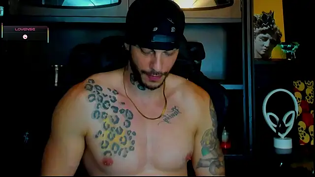 Snapshot of RickG_Oficial chatting on 09-19-25, 10:47 RickG Oficial online show from 09-19-25, 10:47