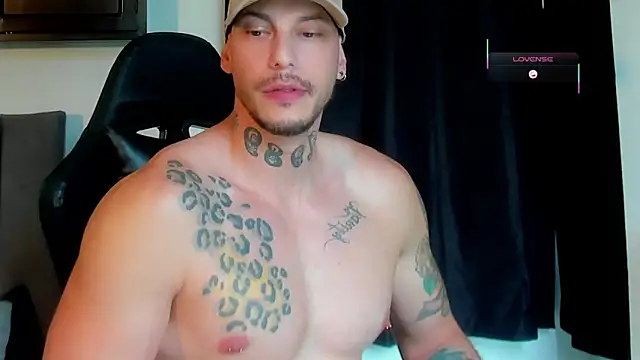 Snapshot of RickG_Oficial chatting on 03-27-26, 09:16 RickG Oficial online show from 03-27-26, 09:16