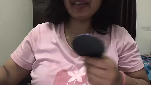 Snapshot of Gulaboo_bhabi chatting on 03-17-25, 04:01 Gulaboo bhabi online show from 03-17-25, 04:01