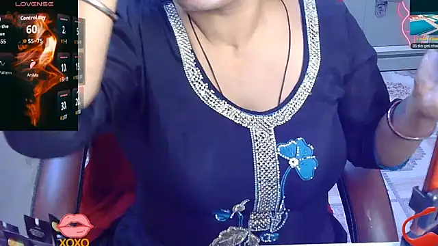 Snapshot of Gulaboo_bhabi chatting on 09-19-25, 12:31 Gulaboo bhabi online show from 09-19-25, 12:31