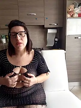 Snapshot of carolyne2023 chatting on 02-21-26, 08:05 carolyne2023 online show from 02-21-26, 08:05