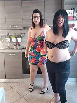 carolyne2023 online show from 04-18-26, 07:33