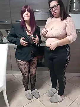 Snapshot of carolyne2023 chatting on 11-25-25, 08:47 carolyne2023 online show from 11-25-25, 08:47