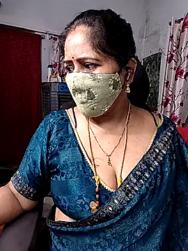 Snapshot of Rani_Darling_99 chatting on 06-17-26, 03:11 Rani Darling 99 online show from 06-17-26, 03:11