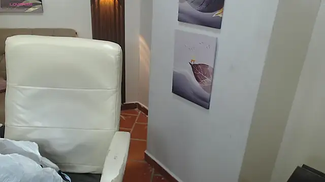 xlunna online show from 11-08-25, 08:12