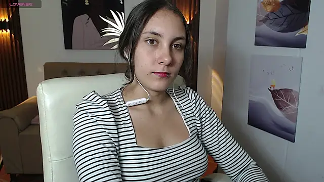 xlunna online show from 11-06-25, 07:40