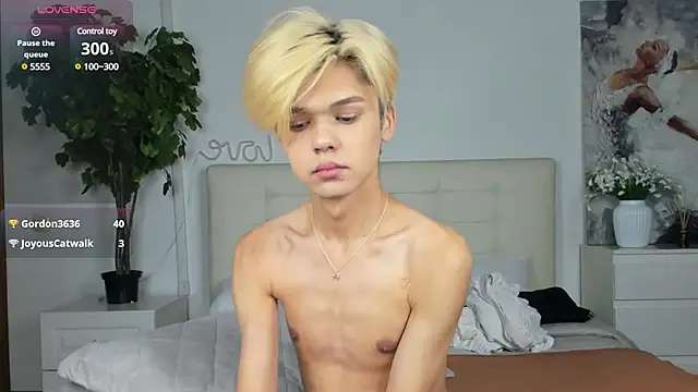 Felix Rey online show from 03-20-25, 04:07