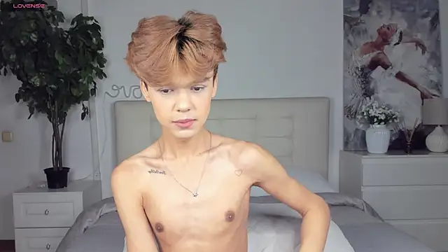 Felix Rey online show from 09-21-25, 03:06