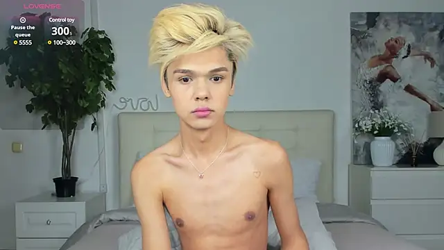 Felix Rey online show from 03-18-25, 02:50