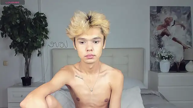 Felix Rey online show from 09-18-25, 01:25