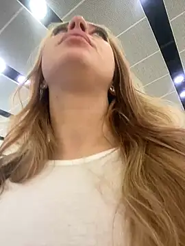 Snapshot of Sweet___Emily chatting on 01-29-25, 02:10 Sweet   Emily online show from 01-29-25, 02:10