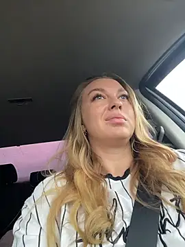 Sweet   Emily online show from 11-23-25, 12:04