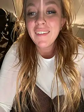 Snapshot of Sweet___Emily chatting on 01-10-25, 08:15 Sweet   Emily online show from 01-10-25, 08:15