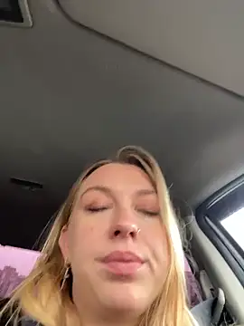 Snapshot of Sweet___Emily chatting on 09-20-25, 10:09 Sweet   Emily online show from 09-20-25, 10:09