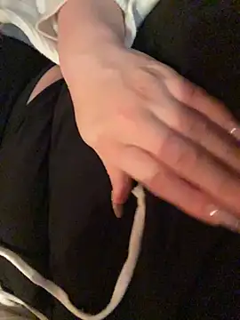 Sweet   Emily online show from 04-29-26, 04:33