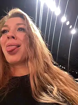 Snapshot of Sweet___Emily chatting on 01-14-25, 04:18 Sweet   Emily online show from 01-14-25, 04:18