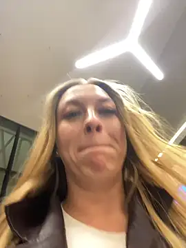 Sweet   Emily online show from 11-12-25, 04:33