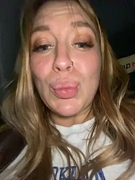 Snapshot of Sweet___Emily chatting on 01-17-25, 05:30 Sweet   Emily online show from 01-17-25, 05:30