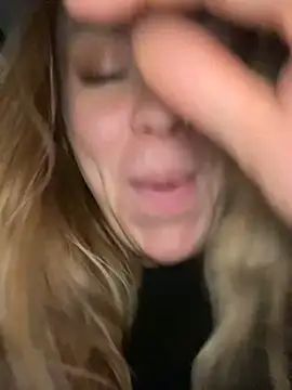 Snapshot of Sweet___Emily chatting on 01-14-25, 07:21 Sweet   Emily online show from 01-14-25, 07:21