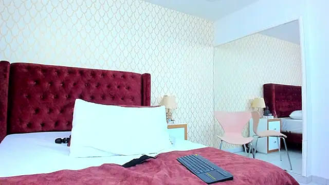 NaiaRosse online show from 03-17-25, 03:50