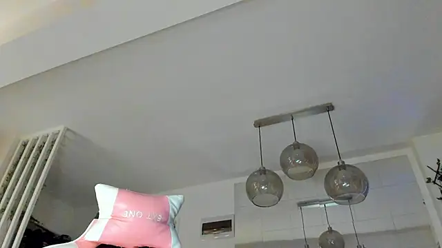 Snapshot of IreneVON chatting on 11-05-25, 04:37 IreneVON online show from 11-05-25, 04:37