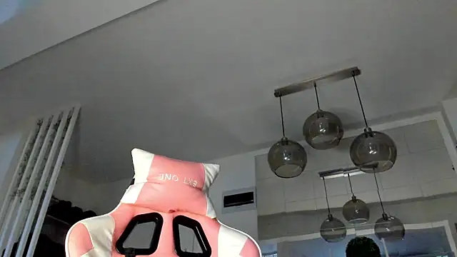 Snapshot of IreneVON chatting on 10-04-25, 04:58 IreneVON online show from 10-04-25, 04:58