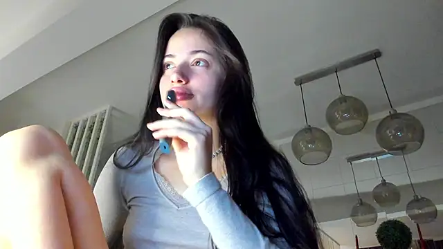 Snapshot of IreneVON chatting on 11-10-25, 04:39 IreneVON online show from 11-10-25, 04:39