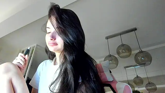 Snapshot of IreneVON chatting on 11-14-25, 04:27 IreneVON online show from 11-14-25, 04:27