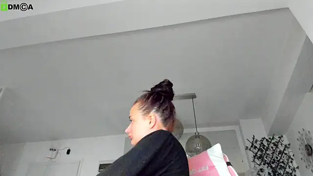 Snapshot of IreneVON chatting on 05-14-26, 04:42 IreneVON online show from 05-14-26, 04:42