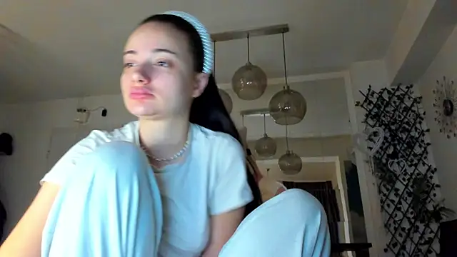 Snapshot of IreneVON chatting on 02-18-26, 05:05 IreneVON online show from 02-18-26, 05:05