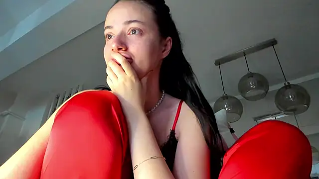 Snapshot of IreneVON chatting on 10-10-25, 04:57 IreneVON online show from 10-10-25, 04:57