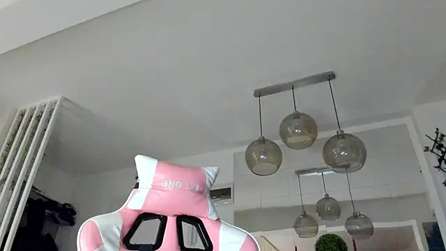 Snapshot of IreneVON chatting on 11-06-25, 04:49 IreneVON online show from 11-06-25, 04:49