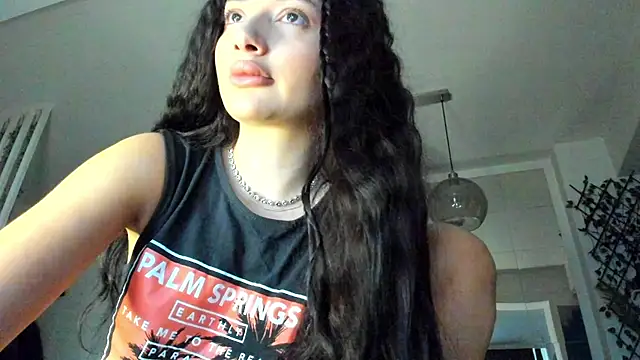 Snapshot of IreneVON chatting on 11-08-25, 06:17 IreneVON online show from 11-08-25, 06:17