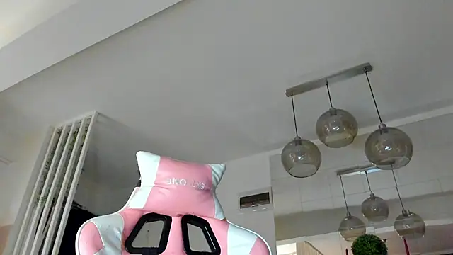 Snapshot of IreneVON chatting on 11-20-25, 04:46 IreneVON online show from 11-20-25, 04:46