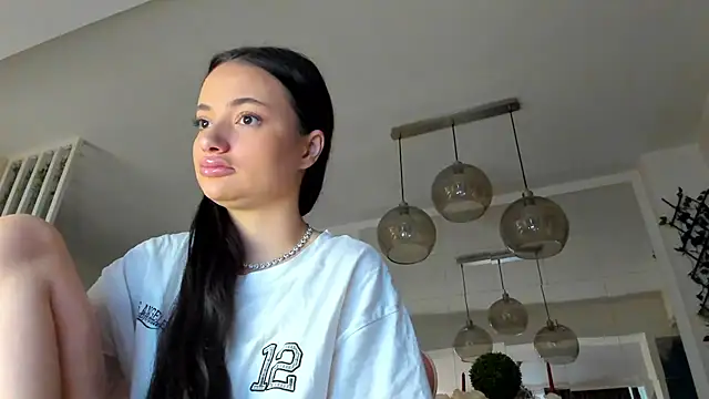 Snapshot of IreneVON chatting on 11-16-25, 06:18 IreneVON online show from 11-16-25, 06:18