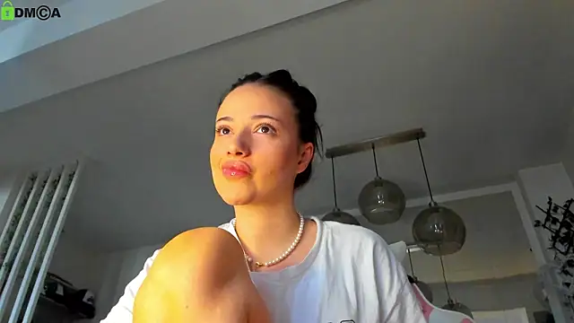 Snapshot of IreneVON chatting on 04-21-26, 04:41 IreneVON online show from 04-21-26, 04:41