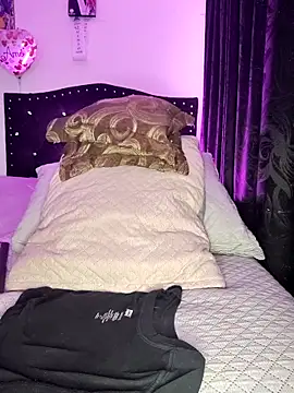 EimyParker  online show from 12-18-25, 09:07