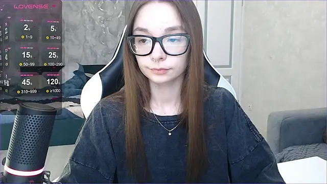Snapshot of Amarieni chatting on 02-27-25, 11:39 Amarieni online show from 02-27-25, 11:39