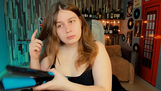 Snapshot of FioraMarmoris chatting on 01-17-26, 05:44 FioraMarmoris online show from 01-17-26, 05:44