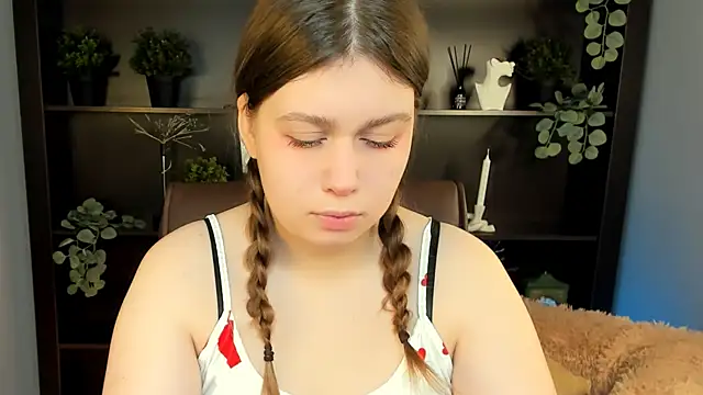 FioraMarmoris online show from 11-24-25, 07:08