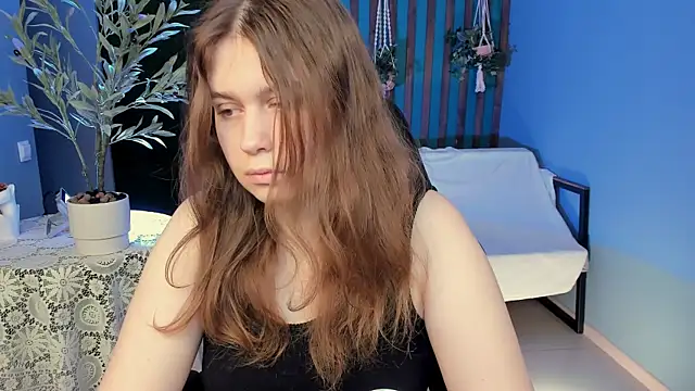 FioraMarmoris online show from 03-18-26, 05:10