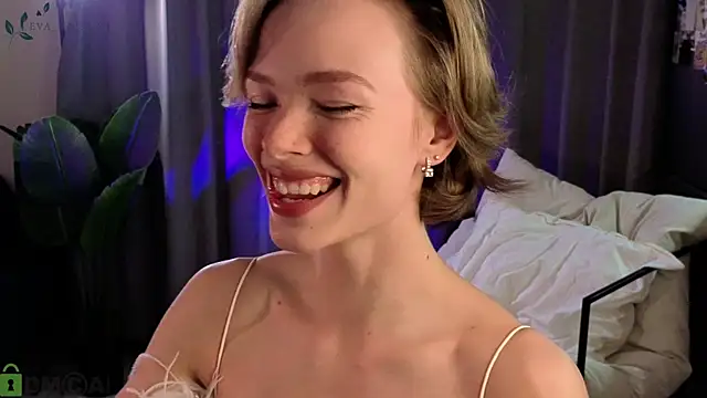 Eva Natsumi online show from 09-10-25, 04:17