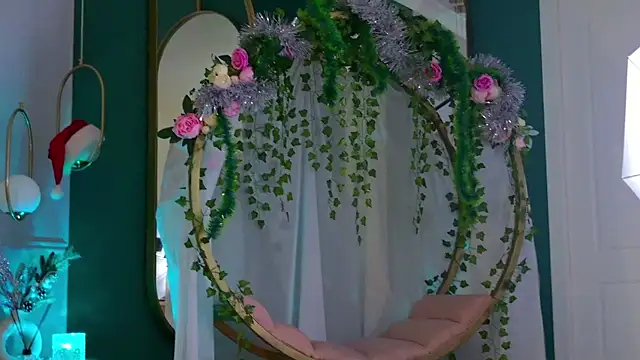 Eva Natsumi online show from 12-26-24, 10:05