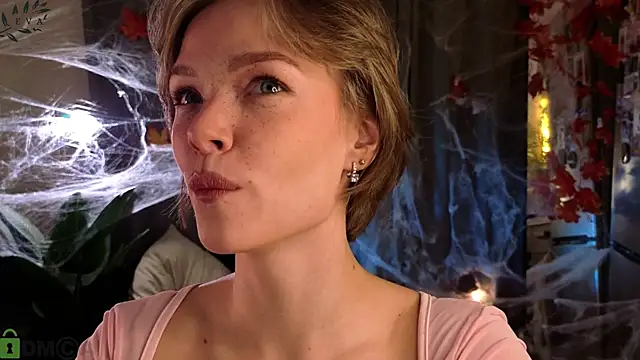 Eva Natsumi online show from 10-29-25, 04:50