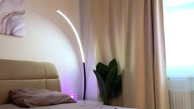 Eva Natsumi online show from 02-22-25, 11:02