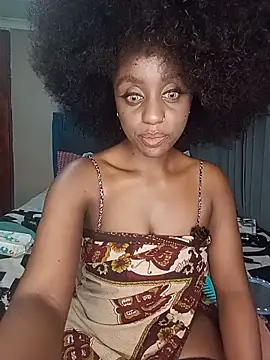 Snapshot of Queen-Chocolate chatting on 05-18-26, 12:55 Queen-Chocolate online show from 05-18-26, 12:55