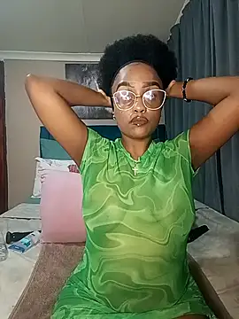 Queen-Chocolate online show from 09-25-25, 03:01