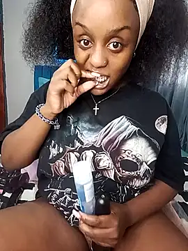 Queen-Chocolate online show from 02-22-26, 09:22